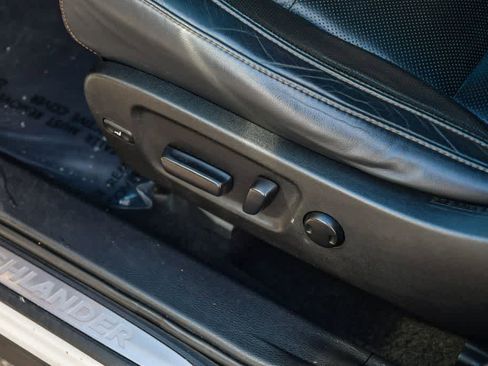 Used 2015 Toyota Highlander Limited Platinum image 26