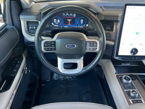 Used 2024 Ford Expedition Limited AWD/4WD image 15
