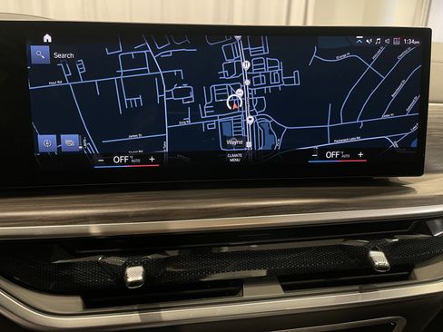 Certified 2023 BMW X7 xDrive40i w/ Executive Package image 22