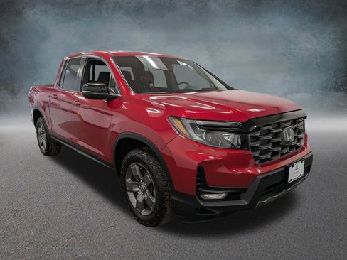 Used 2024 Honda Ridgeline TrailSport image 3