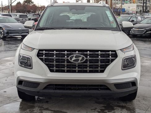 Certified 2023 Hyundai Venue SEL image 11