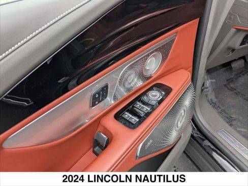 Used 2024 Lincoln Nautilus Black Label AWD/4WD image 11