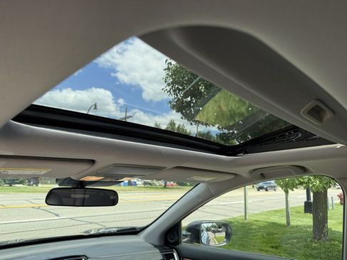Used 2017 Honda CR-V EX image 12