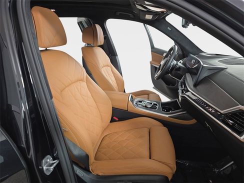 Used 2026 BMW X7 xDrive40i w/ Premium Package image 11