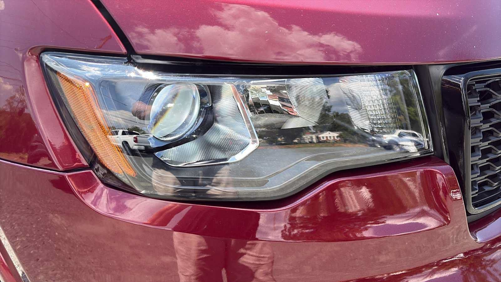Used 2019 Jeep Grand Cherokee Altitude AWD/4WD image 27