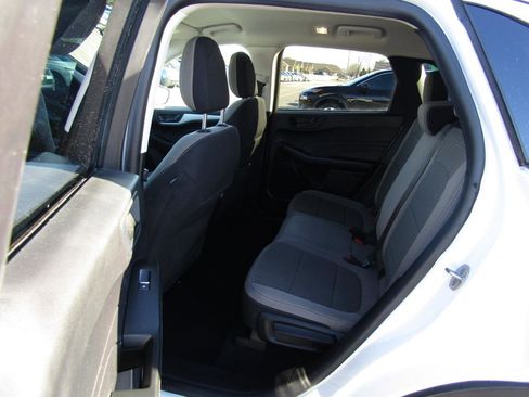 Used 2022 Ford Escape SE image 19
