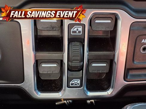 Used 2023 Jeep Wrangler Unlimited Sahara AWD/4WD image 22