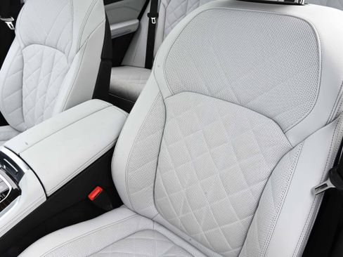 Certified 2025 BMW X5 xDrive40i w/ Climate Comfort Package image 10