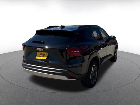 Used 2025 Chevrolet Trax LT w/ LT Convenience Package FWD image 14