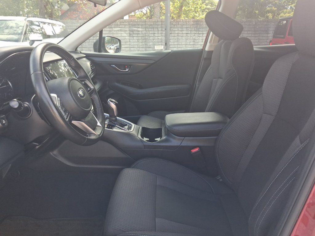 Used 2025 Subaru Outback Premium AWD/4WD image 4