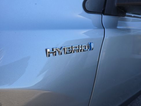 Used 2018 Toyota RAV4 XLE image 12