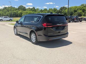 Used 2023 Chrysler Pacifica Touring-L FWD video 3