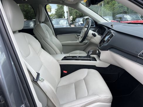 Used 2020 Volvo XC90 T6 Momentum AWD/4WD image 32