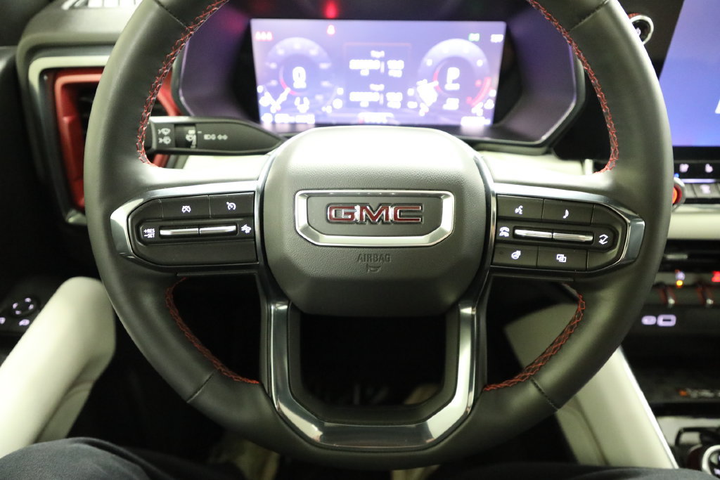 Used 2024 GMC Canyon AT4X AWD/4WD image 16