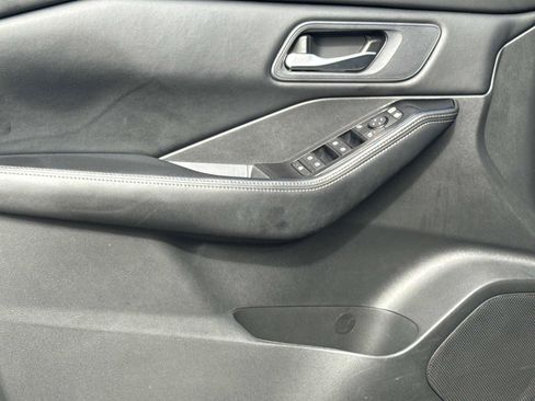 Used 2024 Nissan Rogue SV FWD image 19