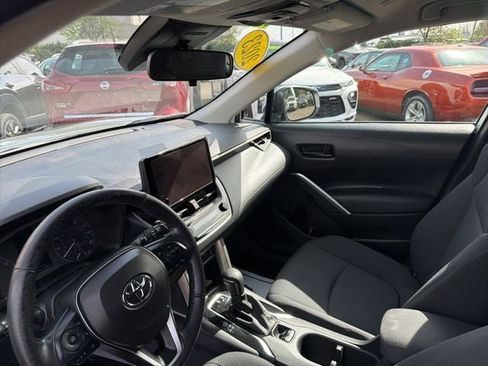 Used 2023 Toyota Corolla Cross LE FWD image 11