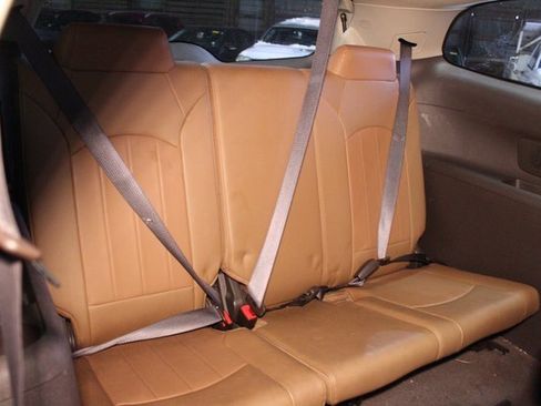 Used 2016 Buick Enclave Premium image 16