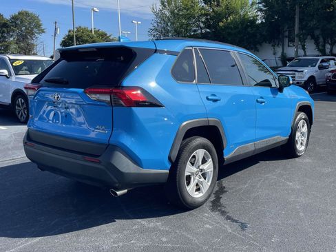Used 2021 Toyota RAV4 XLE w/ Convenience Package AWD/4WD image 7