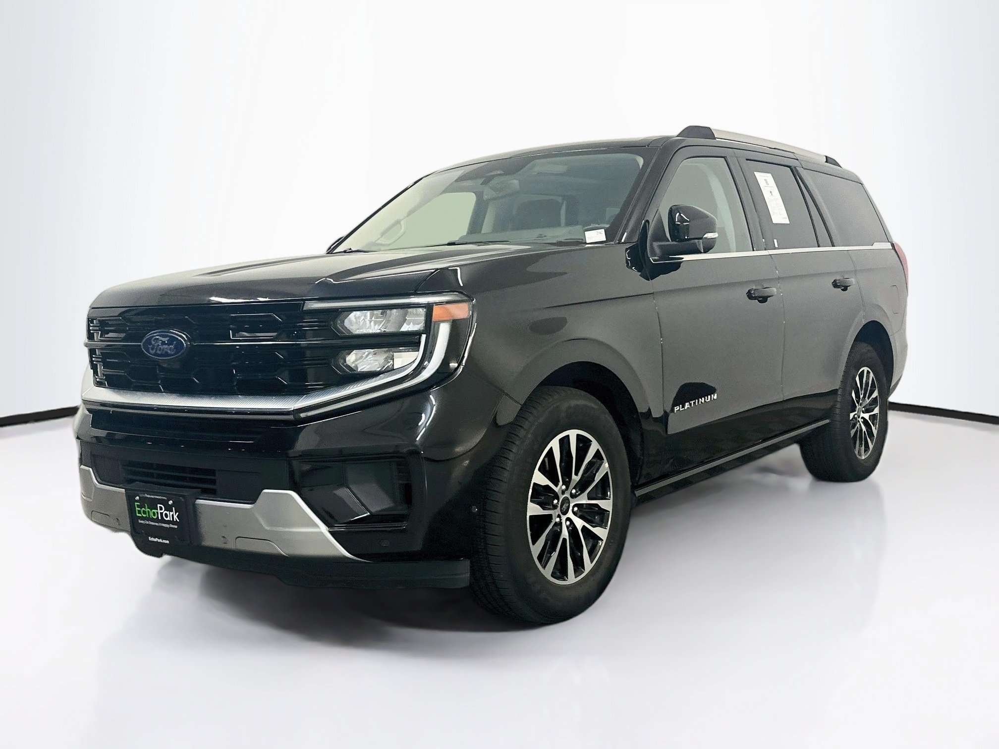 Used 2025 Ford Expedition Platinum AWD/4WD image 3