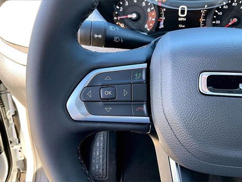 New 2026 Jeep Compass Latitude image 9