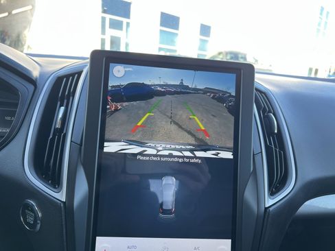 Used 2024 Ford Edge SEL image 19