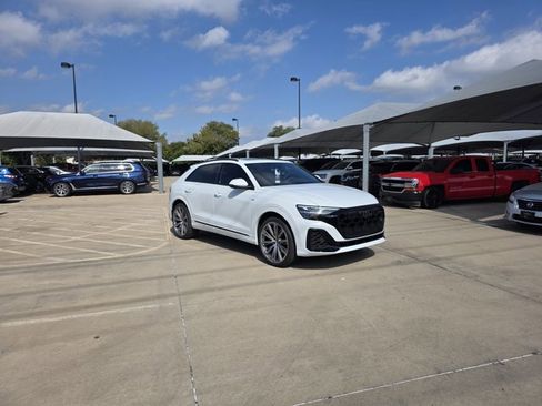 New 2026 Audi Q8 Prestige image 3