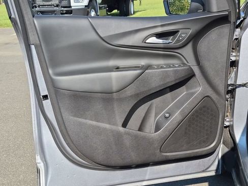 Used 2024 Chevrolet Equinox LT FWD image 19