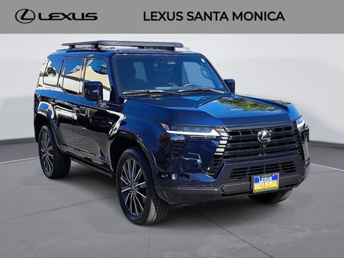 Used 2026 Lexus GX 550 w/ Accessory Package (31) AWD/4WD image 3