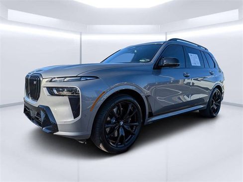 Used 2025 BMW X7 M60i w/ Executive Package image 7