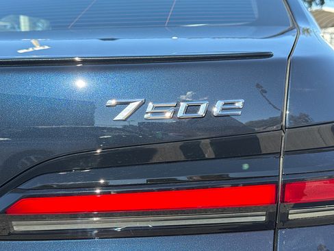 New 2026 BMW 750e xDrive image 11