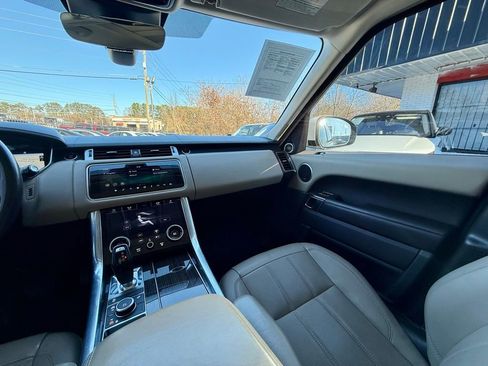 Used 2018 Land Rover Range Rover Sport HSE image 18