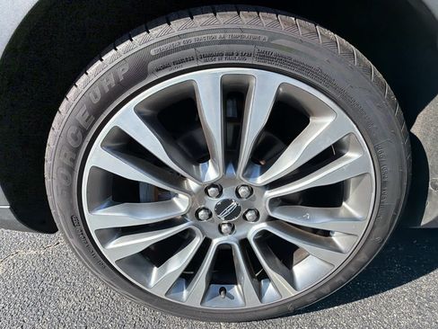 Used 2017 Lincoln MKX Reserve w/ Driver Assistance Package AWD/4WD image 26