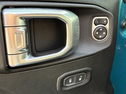 Used 2020 Jeep Wrangler Sport S image 12