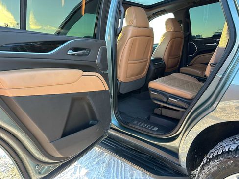 Used 2023 Cadillac Escalade Premium Luxury w/ Performance Package image 17