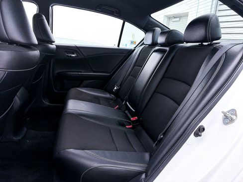 Used 2017 Honda Accord Sport image 27