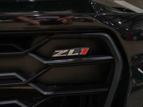 Used 2018 Chevrolet Camaro ZL1 RWD image 22