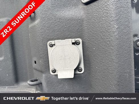 Used 2023 Chevrolet Silverado 1500 ZR2 w/ Technology Package image 13