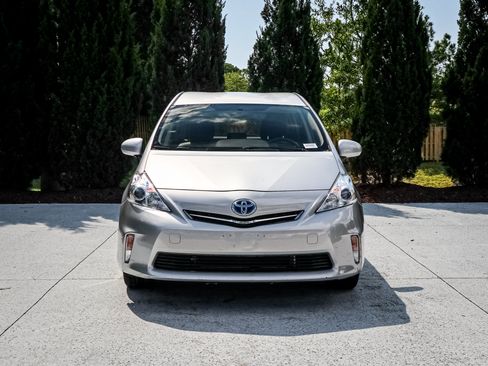 Used 2012 Toyota Prius V Two FWD image 3