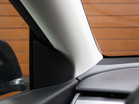 Used 2021 Tesla Model Y Long Range image 54