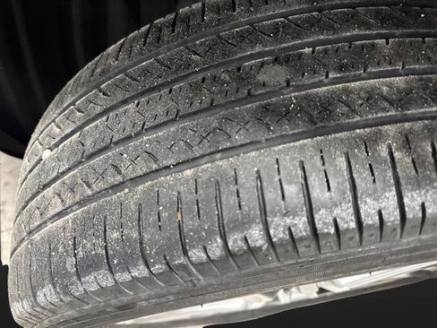 Used 2023 Toyota RAV4 XLE Premium image 35