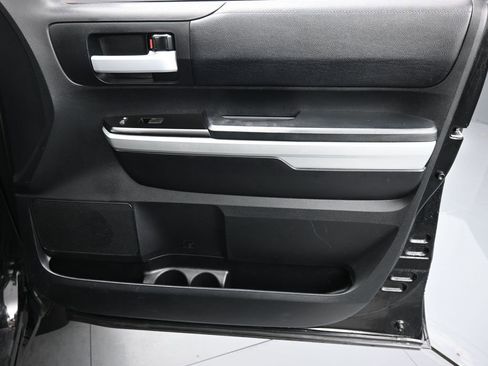 Used 2017 Toyota Tundra SR5 image 15