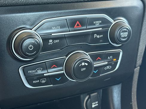 Certified 2022 Dodge Charger SXT image 19