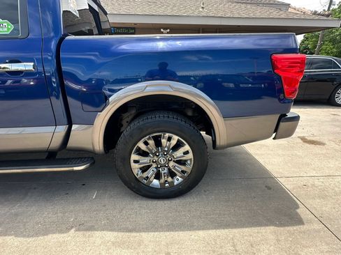 Used 2017 Nissan Titan Platinum Reserve AWD/4WD image 14