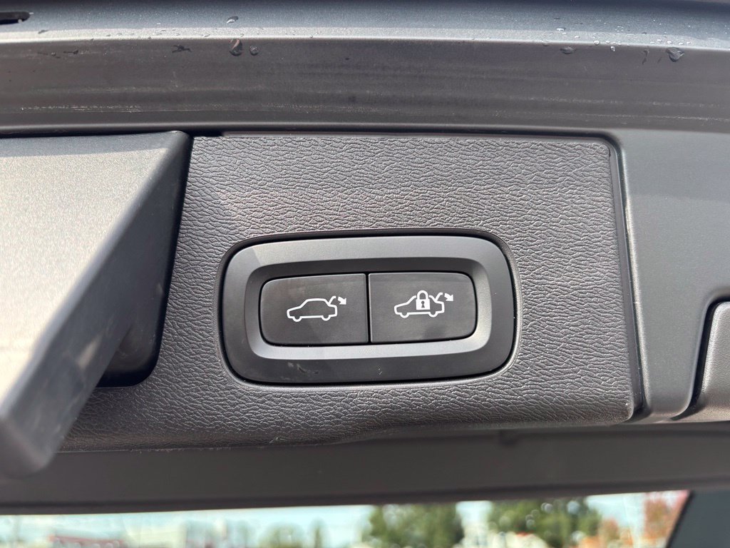 Used 2022 Volvo XC60 B6 Inscription w/ Advanced Package AWD/4WD image 26