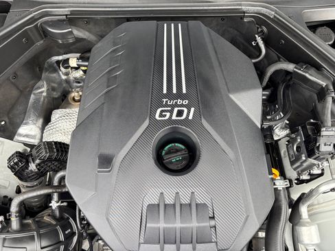 Used 2023 Genesis G70 2.0T image 22