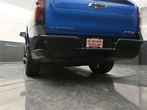 Used 2025 Chevrolet Silverado EV RST image 32