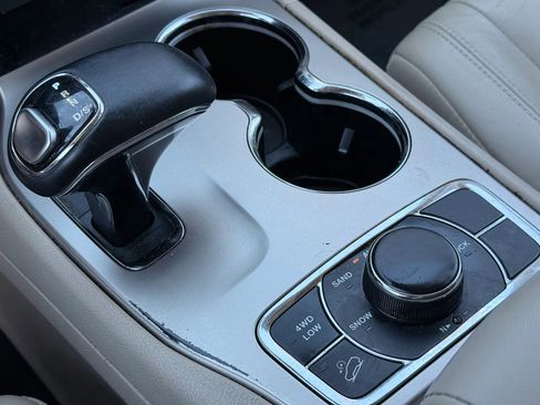 Used 2014 Jeep Grand Cherokee Limited image 28