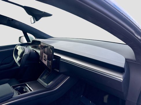 Used 2022 Tesla Model X Plaid image 14