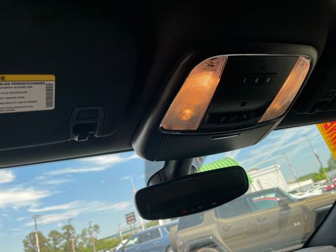 Used 2018 Jeep Grand Cherokee Altitude image 18