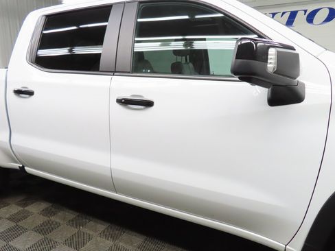 Used 2023 Chevrolet Silverado 1500 ZR2 image 36